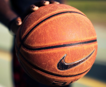 乐鱼体育下载app官网-冠军球队球员感谢城市支持举办大型公益活动，感谢球队比赛夺冠的话